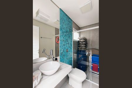 Casa de condomínio à venda com 312m², 3 quartos e 4 vagasBanheiro da Piscina