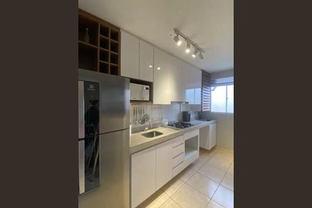 Cozinha  de apartamento para alugar com 2 quartos, 49m² em Humaitá, Porto Alegre
