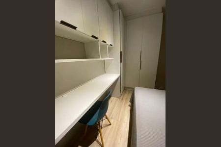 Quarto 2 de apartamento para alugar com 2 quartos, 49m² em Humaitá, Porto Alegre