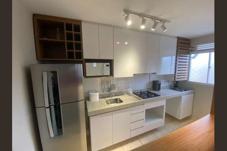 Cozinha  de apartamento para alugar com 2 quartos, 49m² em Humaitá, Porto Alegre