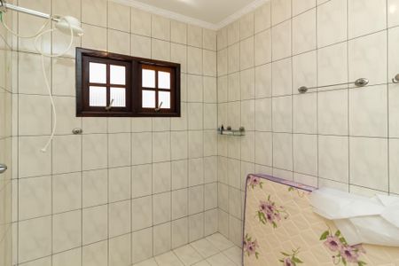 Casa à venda com 102m², 2 quartos e 2 vagasBanheiro