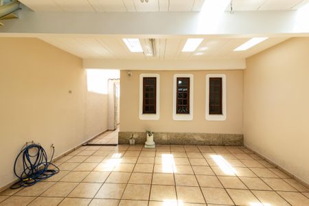 Casa à venda com 102m², 2 quartos e 2 vagasGaragem