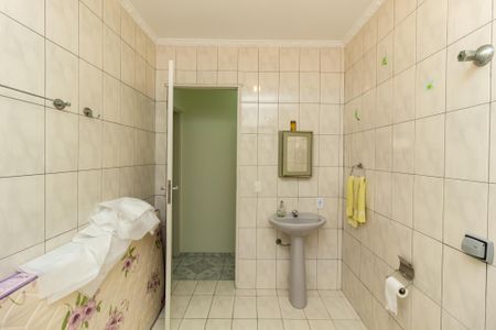 Casa à venda com 102m², 2 quartos e 2 vagasBanheiro