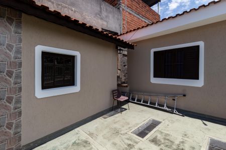 Casa à venda com 102m², 2 quartos e 2 vagasVaranda