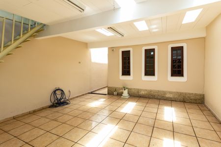 Casa à venda com 102m², 2 quartos e 2 vagasGaragem