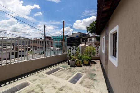 Casa à venda com 102m², 2 quartos e 2 vagasVaranda