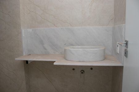 Apartamento à venda com 106m², 3 quartos e 2 vagasBanheiro da Suíte