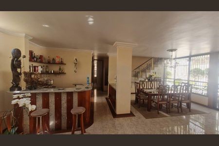 Casa à venda com 4 quartos, 388m² em Chácara Urbana, Jundiaí