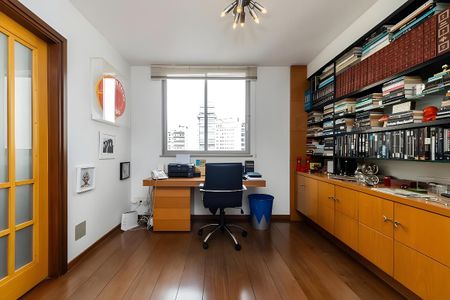 Apartamento para alugar com 256m², 3 quartos e 3 vagas