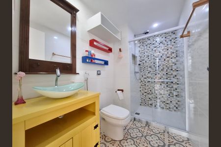 Banheiro 2 de apartamento à venda com 3 quartos, 81m² em Laranjeiras, Rio de Janeiro