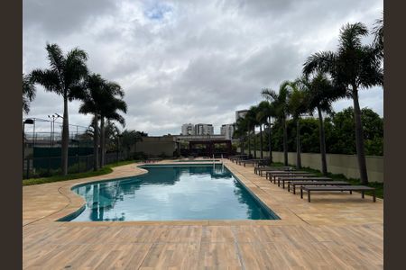 Apartamento à venda com 129m², 3 quartos e 3 vagas Apartamento à venda com 129m², 3 quartos e 3 vagasÁrea comum - Piscina