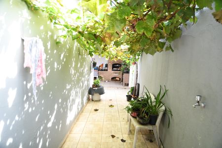 Casa à venda com 180m², 3 quartos e 2 vagasCorredor