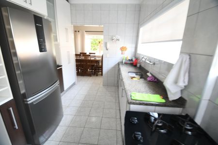 Casa à venda com 180m², 3 quartos e 2 vagasCozinha