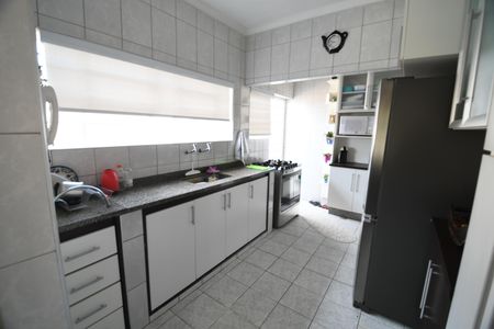 Casa à venda com 180m², 3 quartos e 2 vagasCozinha