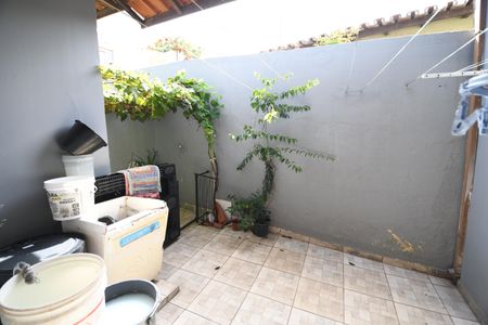 Casa à venda com 180m², 3 quartos e 2 vagasÁrea de Serviço