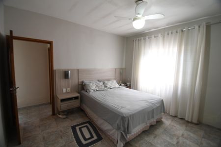 Casa à venda com 180m², 3 quartos e 2 vagasQuarto 3 - Suíte