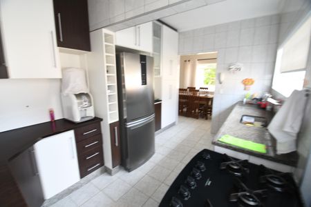 Casa à venda com 180m², 3 quartos e 2 vagasCozinha