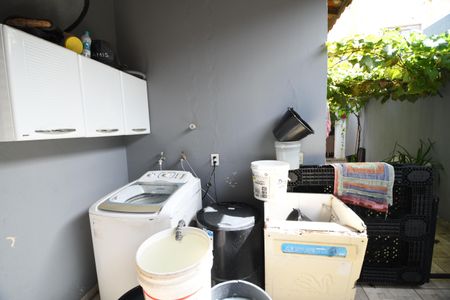 Casa à venda com 180m², 3 quartos e 2 vagasÁrea de Serviço