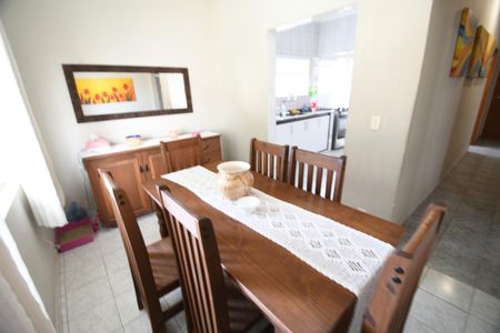 Casa à venda com 180m², 3 quartos e 2 vagasCopa