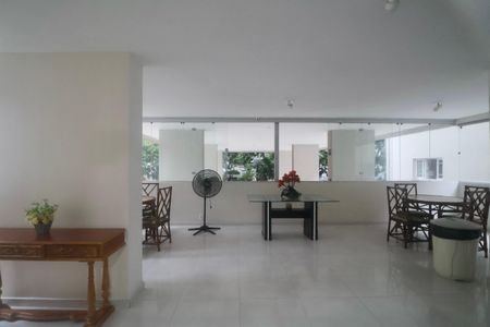 Apartamento para alugar com 102m², 3 quartos e 1 vaga Apartamento para alugar com 102m², 3 quartos e 1 vagaÁrea comum - Salão de festas