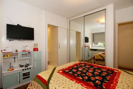 Apartamento à venda com 200m², 3 quartos e 2 vagas Apartamento à venda com 200m², 3 quartos e 2 vagasSuíte 2