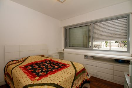 Apartamento à venda com 200m², 3 quartos e 2 vagas Apartamento à venda com 200m², 3 quartos e 2 vagasSuíte 2