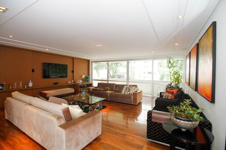 Apartamento à venda com 200m², 3 quartos e 2 vagas Apartamento à venda com 200m², 3 quartos e 2 vagasSala de Estar