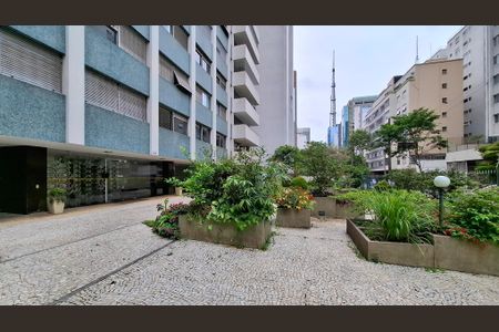 Apartamento à venda com 200m², 3 quartos e 2 vagas Apartamento à venda com 200m², 3 quartos e 2 vagasEntrada do Prédio