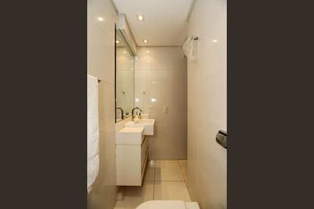 Apartamento à venda com 200m², 3 quartos e 2 vagas Apartamento à venda com 200m², 3 quartos e 2 vagasBanheiro da Suíte 2