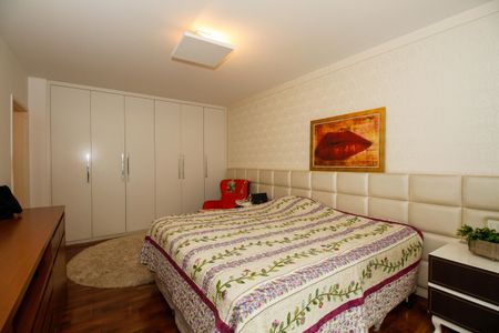 Apartamento à venda com 200m², 3 quartos e 2 vagas Apartamento à venda com 200m², 3 quartos e 2 vagasSuíte 1