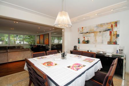 Apartamento à venda com 200m², 3 quartos e 2 vagas Apartamento à venda com 200m², 3 quartos e 2 vagasSala de Jantar