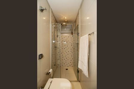 Apartamento à venda com 200m², 3 quartos e 2 vagas Apartamento à venda com 200m², 3 quartos e 2 vagasBanheiro da Suíte 2