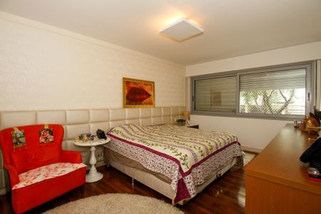 Apartamento à venda com 200m², 3 quartos e 2 vagas Apartamento à venda com 200m², 3 quartos e 2 vagasSuíte 1