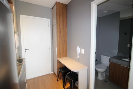 Cozinha de apartamento para alugar com 1 quarto, 25m² em Butantã, São Paulo