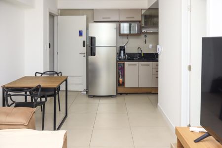 Sala de apartamento para alugar com 1 quarto, 54m² em Stella Maris, Salvador