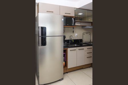 Cozinha de apartamento para alugar com 1 quarto, 54m² em Stella Maris, Salvador