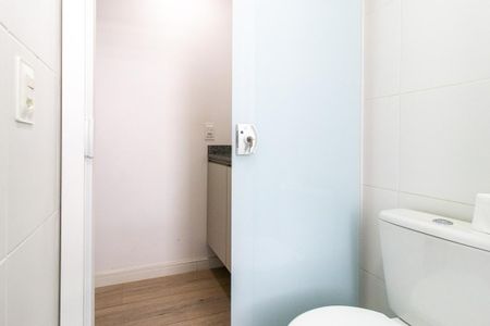 Banheiro de kitnet/studio para alugar com 1 quarto, 18m² em Rebouças, Curitiba