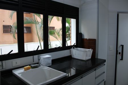 Apartamento para alugar com 180m², 4 quartos e 2 vagasÁrea de Serviço