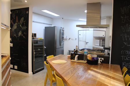 Apartamento para alugar com 180m², 4 quartos e 2 vagasCozinha