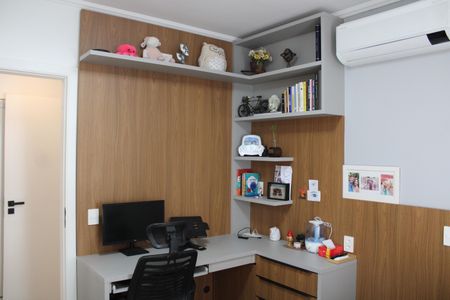 Apartamento para alugar com 180m², 4 quartos e 2 vagasSuíte 1
