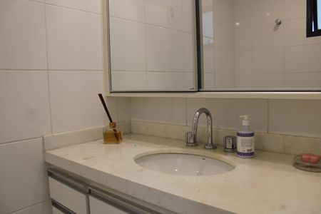 Apartamento para alugar com 180m², 4 quartos e 2 vagasBanheiro da Suíte 1