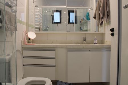 Apartamento para alugar com 180m², 4 quartos e 2 vagasBanheiro suíte 2