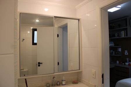 Apartamento para alugar com 180m², 4 quartos e 2 vagasBanheiro da Suíte 1