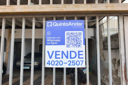 Casa à venda com 184m², 3 quartos e 6 vagas Casa à venda com 184m², 3 quartos e 6 vagasPLACA INSTALADA NA FACHADA