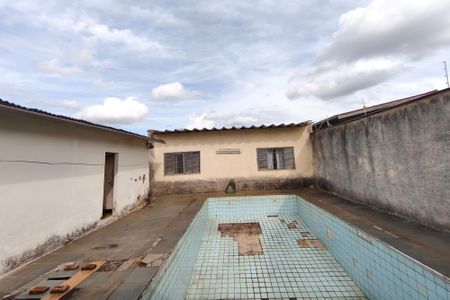 Casa à venda com 184m², 3 quartos e 6 vagas Casa à venda com 184m², 3 quartos e 6 vagasQuintal - Piscina