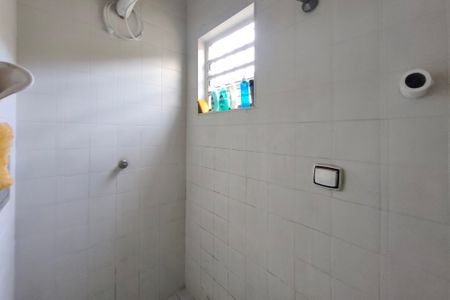 Casa à venda com 184m², 3 quartos e 6 vagas Casa à venda com 184m², 3 quartos e 6 vagasBanheiro Suíte 2