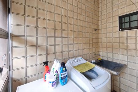 Casa à venda com 184m², 3 quartos e 6 vagas Casa à venda com 184m², 3 quartos e 6 vagasÁrea de Serviço