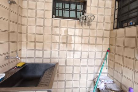 Casa à venda com 184m², 3 quartos e 6 vagas Casa à venda com 184m², 3 quartos e 6 vagasÁrea de Serviço