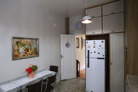 Apartamento à venda com 124m², 3 quartos e sem vaga Apartamento à venda com 124m², 3 quartos e sem vagaCozinha