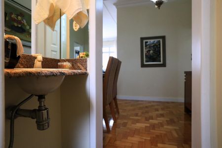 Apartamento à venda com 124m², 3 quartos e sem vaga Apartamento à venda com 124m², 3 quartos e sem vagaLavabo